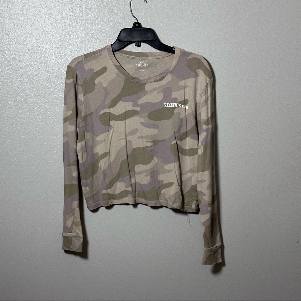 Hollister Women Beige/Green cropped Long sleeve Camo size small